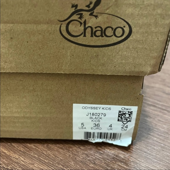 New Chaco Big Kids Odyssey Black Sandals - Picture 7 of 7